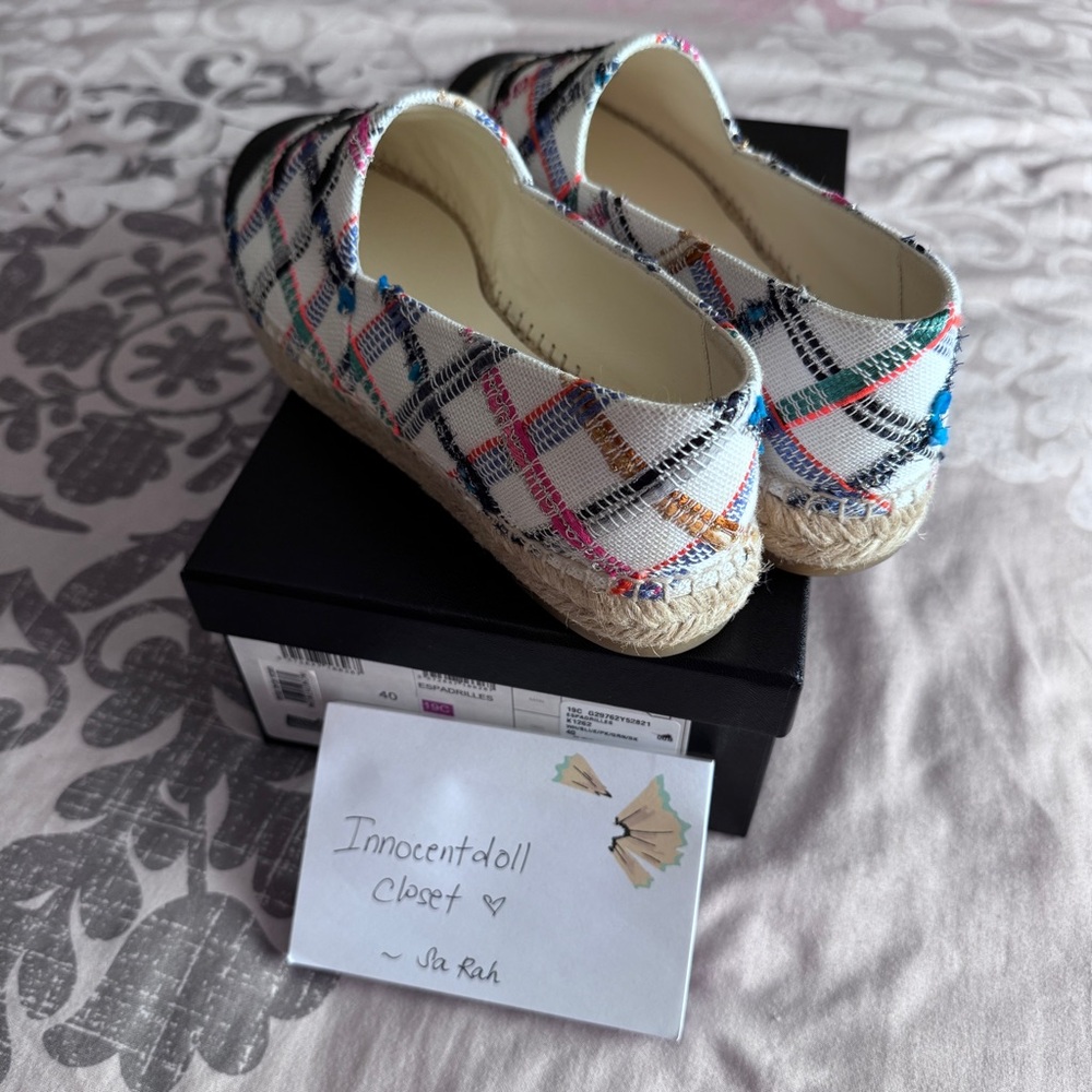CHANEL Black Espadrilles Classic Elegance - Picture 8 of 11